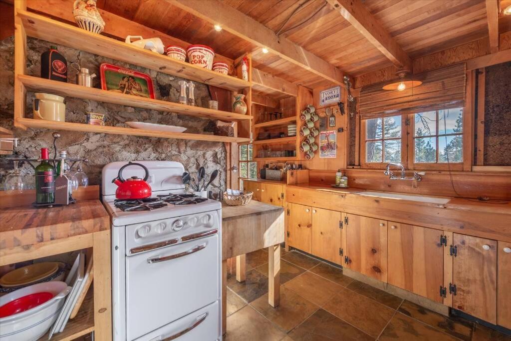 Coziest Cabin In Tahoe W Stone Fireplace Comfy Beds Close To Slopes & Lake Carnelian Bay Экстерьер фото