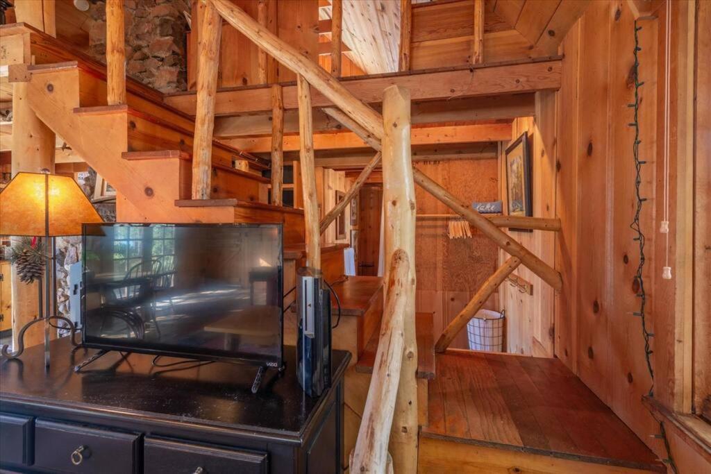 Coziest Cabin In Tahoe W Stone Fireplace Comfy Beds Close To Slopes & Lake Carnelian Bay Экстерьер фото